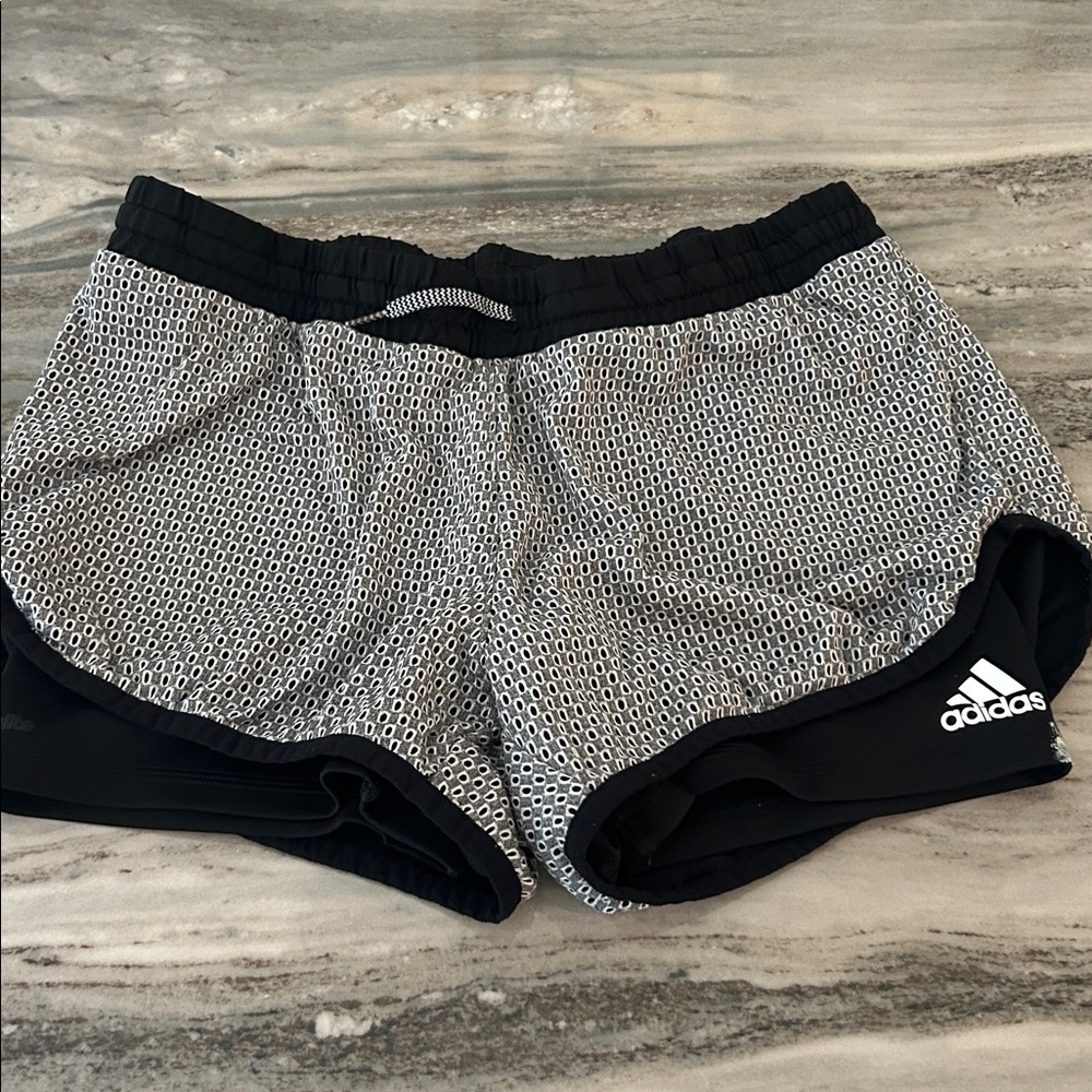 Adidas Monochrome Patterned Running Shorts short with leggings built in sz m